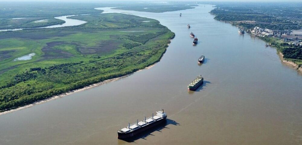 Hidrovía Paraná–Paraguay: apertura de sobres en la licitación internacional<br><span style='font-size:18px;line-height:18px;font-weight:400'>Se realizó la apertura de sobres para la licitación del dragado y mantenimiento de la Hidrovía Paraná–Paraguay. Tres empresas presentaron ofertas, en un proceso clave para el comercio exterior argentino.</span>