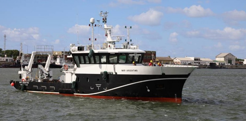 INIDEP investiga tiburones y rayas en la Zona Común de Pesca<br><span style='font-size:18px;line-height:18px;font-weight:400'>El Buque de Investigación Pesquera Oceanográfica Mar Argentino inició una campaña conjunta con DINARA para caracterizar especies de tiburones y rayas. El estudio busca delimitar áreas de cría y reforzar la protección de condrictios en la Zona Común de Pesca Argentino–Uruguaya.</span>