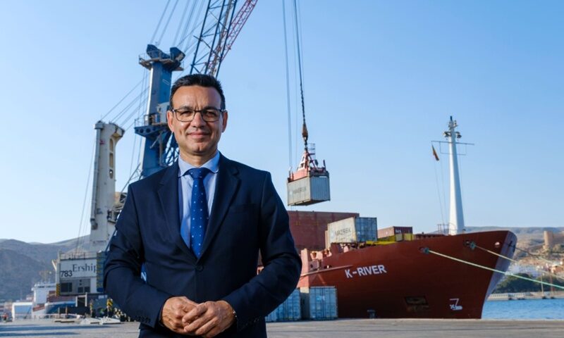 Tenerife, Almería y Las Palmas: tres puertos, una trayectoria en primera persona<br><span style='font-size:18px;line-height:18px;font-weight:400'>José Rafael Díaz Hernández, especialista en logística portuaria y candidato a doctorado en Economía y Gestión, aporta su mirada sobre gobernanza estratégica y cooperación interportuaria.</span>