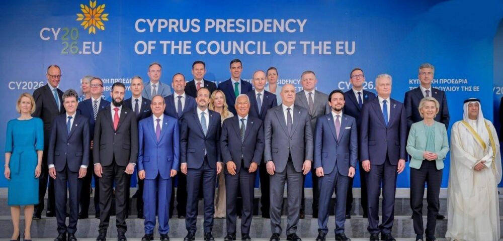 Ormuz: Europa despliega fragatas y la energía se dispara<br><span style='font-size:18px;line-height:18px;font-weight:400'>El Estrecho de Ormuz volvió a ser epicentro de tensión global. La Unión Europea desplegó fragatas bajo la misión Aspides para escoltar buques comerciales, mientras Irán mantiene el bloqueo parcial que dispara precios energéticos y altera la logística marítima.</span>