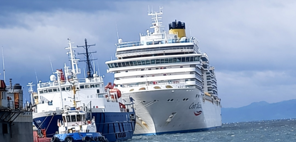 Ushuaia: balance de la temporada de cruceros 2025/2026 Copete<br><span style='font-size:18px;line-height:18px;font-weight:400'>El Puerto de Ushuaia cerró la temporada de cruceros 2025/2026 con más de 135.000 pasajeros, 495 recaladas y más de 60 buques, consolidándose como puerta de entrada a la Antártida y destino premium del turismo expedicionario en Sudamérica.</span>