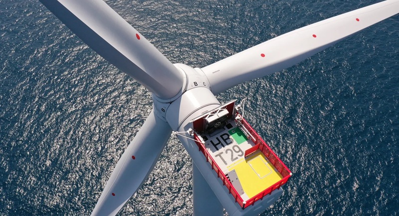Mubadala apuesta por el mayor parque eólico marino<br><span style='font-size:18px;line-height:18px;font-weight:400'>El fondo soberano de Abu Dhabi invierte 325 millones de dólares en Hornsea 3, proyecto que abastecerá a más de 3,3 millones de hogares británicos y marca un hito en la transición energética.</span>