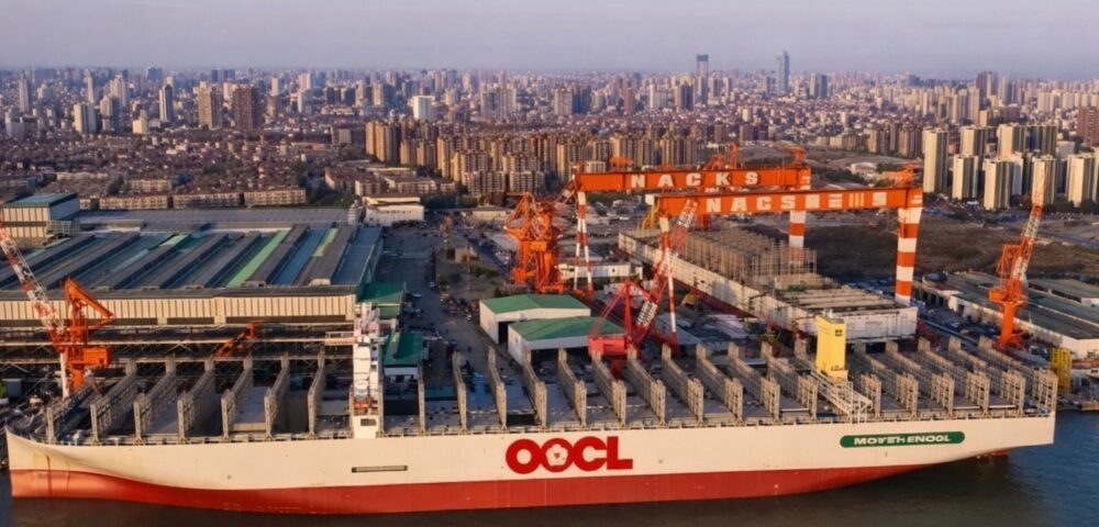 China bautiza al mayor portacontenedores dual fuel a metanol<br><span style='font-size:18px;line-height:18px;font-weight:400'>El OOCL Wisdom, con capacidad récord de 24.168 TEU, fue bautizado en Nantong como el primer buque operativo de la serie encargada por COSCO/OOCL. Se convierte en símbolo de la transición energética marítima y de la apuesta china por combustibles alternativos.</span>