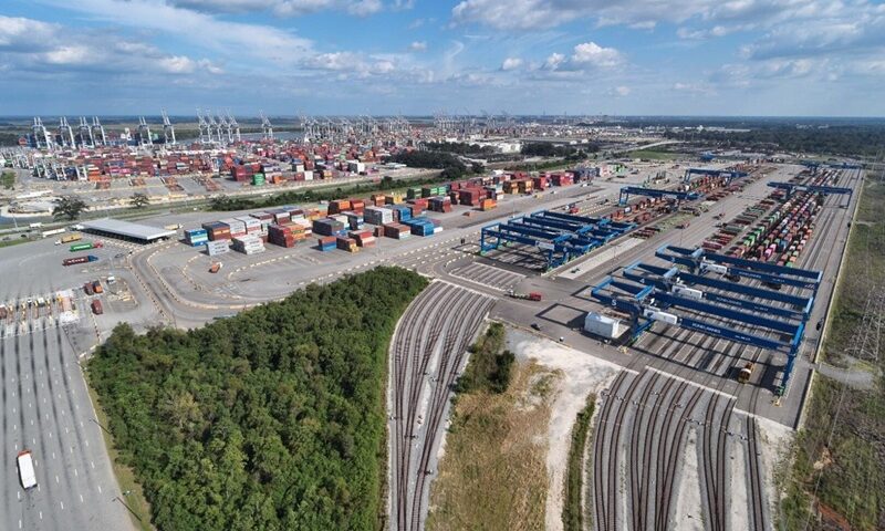 Puerto de Savannah expansión logística y proyección estratégica<br><span style='font-size:18px;line-height:18px;font-weight:400'>El Puerto de Savannah se consolidó como motor logístico del sudeste estadounidense. Su historia combina tradición portuaria, presente de expansión en infraestructura y exportaciones agrícolas, y un futuro marcado por la diversificación industrial.</span>