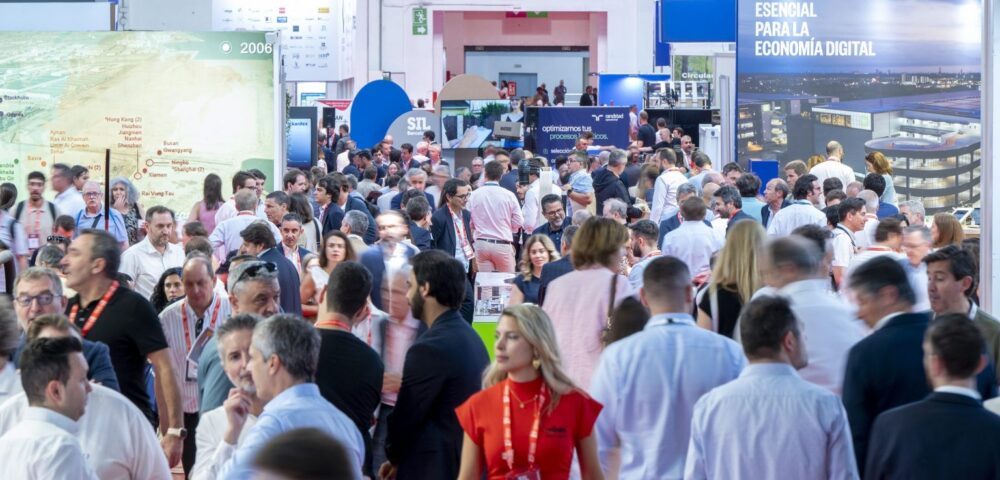 IA en logística: productividad sin pérdida de empleo<br><span style='font-size:18px;line-height:18px;font-weight:400'>El Barómetro del Círculo Logístico del SIL Barcelona 2026 confirma que la adopción de inteligencia artificial mejora la eficiencia sin afectar el empleo. Expertos advierten sobre riesgos de fragmentación global en las cadenas de suministro.</span>