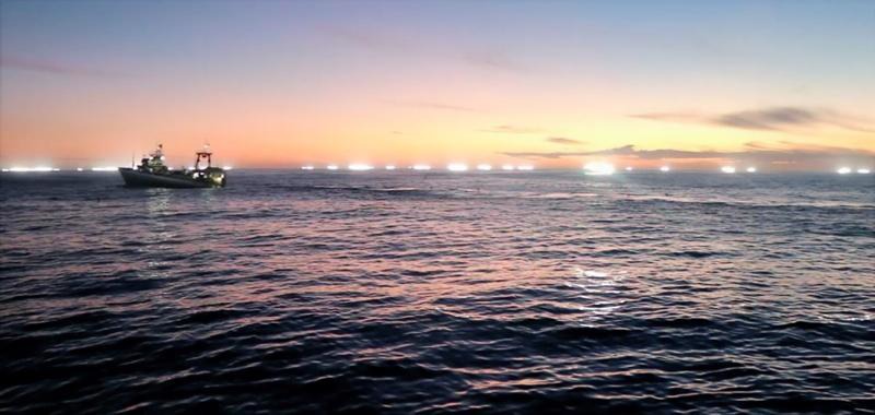 Temporal en el Atlántico Sur: más de 140 buques extranjeros refugiados en la ZEEA<br><span style='font-size:18px;line-height:18px;font-weight:400'>Prefectura Naval Argentina autorizó el ingreso de más de 140 buques pesqueros extranjeros a sectores determinados de la Zona Económica Exclusiva como medida preventiva frente al temporal. La permanencia se da bajo estrictas condiciones de control y con prohibición absoluta de actividad pesquera.</span>