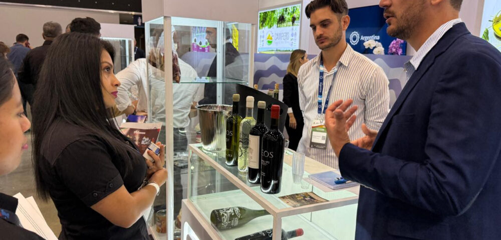 Deos Wines abre mercado en Guyana<br><span style='font-size:18px;line-height:18px;font-weight:400'>La bodega mendocina concretó una operación de alto valor tras su participación en Expocomer 2026 en Panamá, consolidando su perfil exportador en el segmento premium.</span>