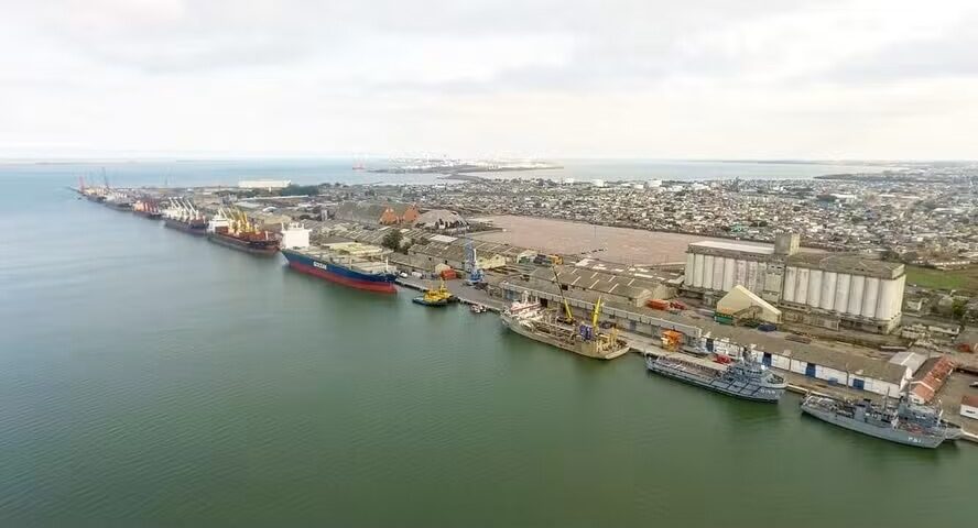 Maersk refuerza corredores logísticos en el sur de Brasil<br><span style='font-size:18px;line-height:18px;font-weight:400'>La compañía inauguró nuevas instalaciones en Río Grande y Paranaguá, dos hubs estratégicos que acompañan el crecimiento de la región por encima del promedio nacional.</span>
