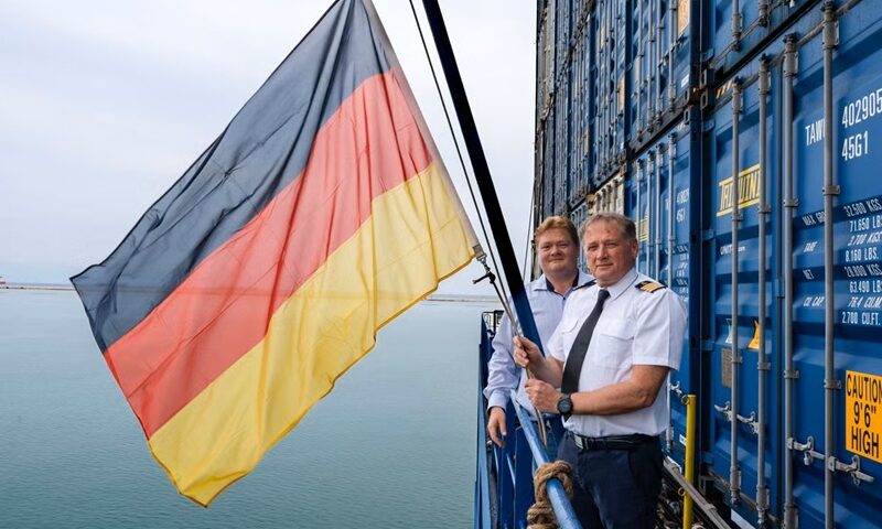 Tailwind Shipping Lines reabanderará toda su flota en Alemania<br><span style='font-size:18px;line-height:18px;font-weight:400'>La naviera del grupo Schwarz, propietaria de Lidl, anunció que sus nueve portacontenedores y cinco nuevas embarcaciones pasarán al registro alemán, reforzando seguridad logística y empleo marítimo.</span>