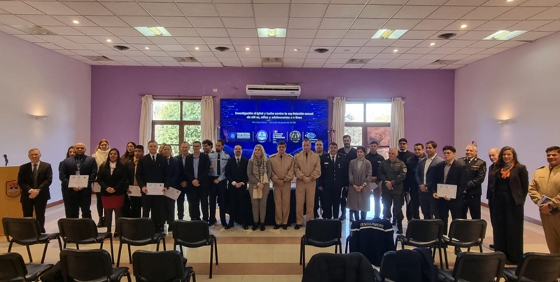 Prefectura impulsa capacitación en investigación del ciberdelito<br><span style='font-size:18px;line-height:18px;font-weight:400'>La Prefectura Naval Argentina organizó una jornada especializada sobre ciberdelito en Olivos, con participación de la Policía Nacional Francesa y el Ministerio de Seguridad, fortaleciendo cooperación internacional y nuevas herramientas de investigación digital.</span>