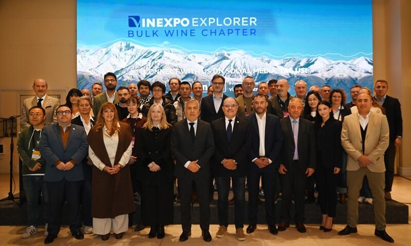 Mendoza inaugura Vinexpo Explorer y consolida liderazgo en vino a granel<br><span style='font-size:18px;line-height:18px;font-weight:400'>Con la presencia del gobernador Alfredo Cornejo y referentes internacionales, comenzó en la Bolsa de Comercio de Mendoza la primera edición de Vinexpo Explorer dedicada exclusivamente al vino a granel.</span>