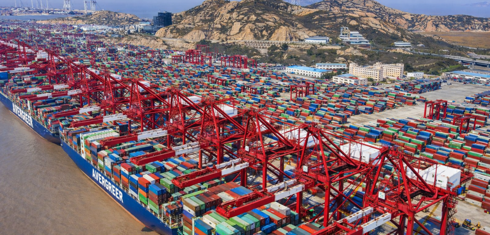 Los puertos líderes enfrentan escenarios imprevisibles<br><span style='font-size:18px;line-height:18px;font-weight:400'>En los últimos días de junio, los puertos más grandes del mundo registraron huelgas, congestión y advertencias sobre energía y costos. La cadena de suministro global está exponiendo un ciclo de tensión estructural.</span>