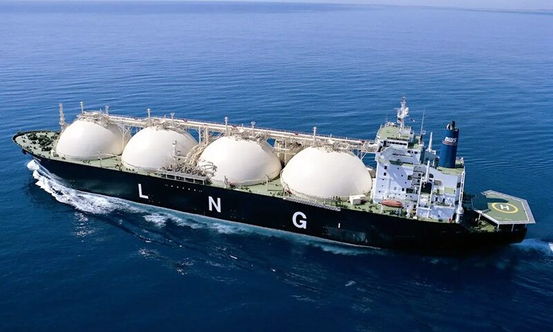 Adani desembarca en Argentina con el GNL de Vaca Muerta<br><span style='font-size:18px;line-height:18px;font-weight:400'>El Grupo Adani, conglomerado liderado por Gautam Adani, invertirá USD 70 millones en servicios marítimos para el proyecto Southern Energy, el primer desarrollo de exportación de gas natural licuado (GNL) del país. La operación marca la entrada formal del grupo indio en América Latina y refuerza la proyección internacional de Vaca Muerta.</span>