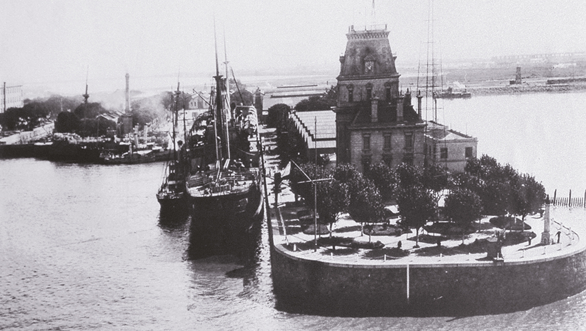 El vaciamiento del SHN compromete la soberanía marítima<br><span style='font-size:18px;line-height:18px;font-weight:400'>La reestructuración del Servicio de Hidrografía Naval amenaza la presencia argentina en la Antártida, la defensa de la Plataforma Continental y el control de la Hidrovía, debilitando funciones científicas esenciales para la seguridad nacional.</span>