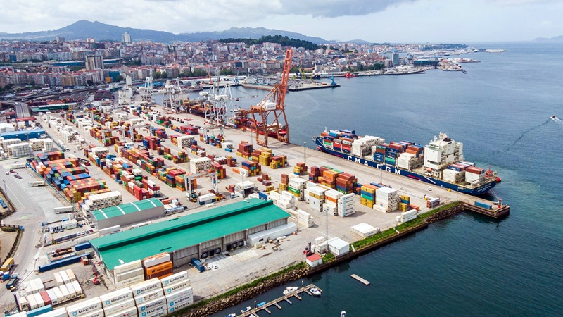 Puerto de Vigo: laboratorio vivo de hidrógeno verde<br><span style='font-size:18px;line-height:18px;font-weight:400'>El Puerto de Vigo avanza en su estrategia de descarbonización marítimo-portuaria con proyectos pioneros de hidrógeno verde. La apuesta se consolida como ecosistema abierto de innovación, con impacto directo en la pesca, la logística y la transición energética europea.</span>
