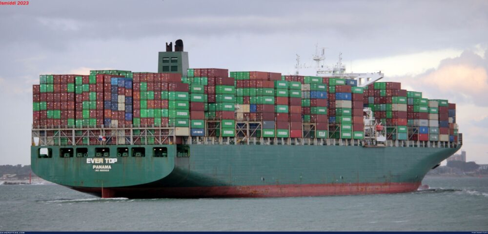 Hito regulatorio: la captura de carbono en buques gana valor económico y reconocimiento internacional<br><span style='font-size:18px;line-height:18px;font-weight:400'>El proyecto CAPTURED demostró que el CO₂ capturado en buques puede descontarse del EU ETS y recibió apoyo preliminar de la OMI. Así nace una nueva cadena logística de carbono con valor económico y trazabilidad completa.</span>