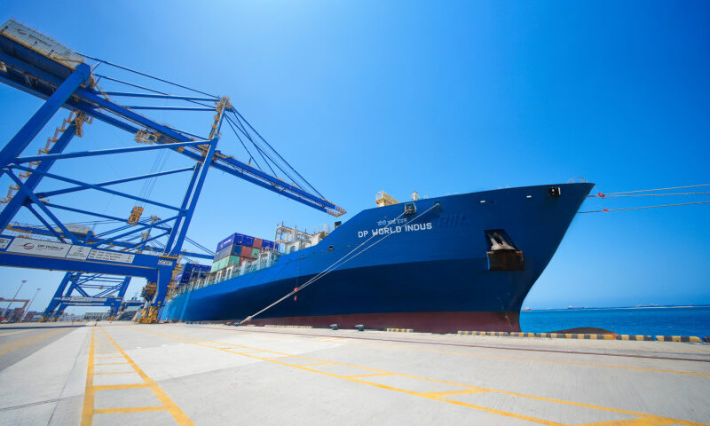 DP World amplía su red de cabotaje en India<br><span style='font-size:18px;line-height:18px;font-weight:400'>DP World expandió su red de transporte marítimo costero en India con la adquisición del buque DP World Indus, de más de 2.500 TEU de capacidad. La operación fortalece la estrategia de integración portuaria y logística, y contribuye a cadenas de suministro más sostenibles.</span>