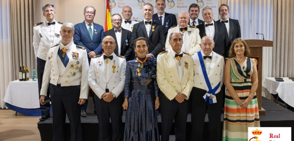 Si amas la mar, Real Liga Naval<br><span style='font-size:18px;line-height:18px;font-weight:400'>La Real Liga Naval Española, institución centenaria reconocida de utilidad pública, defiende los intereses marítimos de España y proyecta su labor internacional. El artículo fue elaborado por el Dr. Raúl Villa Caro, Ingeniero Naval Oceánico, Oficial de la Armada Española (R) y Capitán de la Marina Mercante.</span>