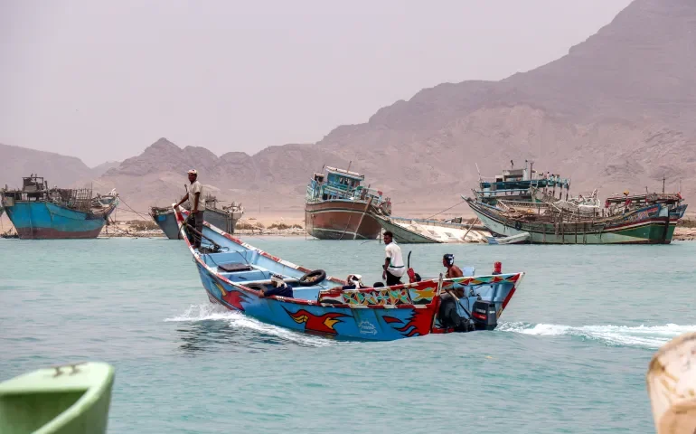 Arabia Saudita lidera defensa en Bab el‑Mandeb<br><span style='font-size:18px;line-height:18px;font-weight:400'>Arabia Saudita impulsa una iniciativa marítima con 14 países y la UE para proteger Bab el‑Mandeb, Mar Rojo y Golfo de Adén, en un contexto de bloqueo hutí y crisis persistente en el Estrecho de Ormuz.</span>