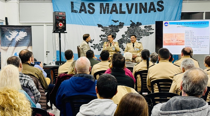 Prefectura Naval: homenaje y memoria viva de Malvinas en Mar del Plata<br><span style='font-size:18px;line-height:18px;font-weight:400'>En Mar del Plata, dos veteranos de la Prefectura Naval Argentina revivieron la historia de la guerra del Atlántico Sur y recibieron un reconocimiento institucional que reafirma el compromiso con la memoria de Malvinas.</span>
