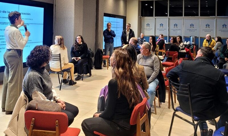Oratoria estratégica para negocios internacionales: ProMendoza reunió a pymes en una capacitación clave<br><span style='font-size:18px;line-height:18px;font-weight:400'>En el marco del 30° aniversario, ProMendoza desarrolló un taller intensivo para fortalecer las habilidades de comunicación de pymes mendocinas en rondas internacionales, con foco en transmitir con claridad el valor diferencial de cada empresa.</span>