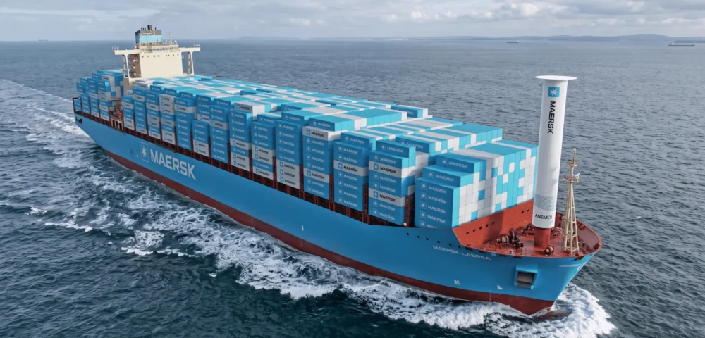 Maersk instalará velas rotoras en un portacontenedores en 2027<br><span style='font-size:18px;line-height:18px;font-weight:400'>La naviera danesa prepara la primera prueba de propulsión asistida por viento en un buque de 8.700 TEU, junto a Anemoi Marine Technologies, con el objetivo de reducir consumo de combustible y emisiones.</span>