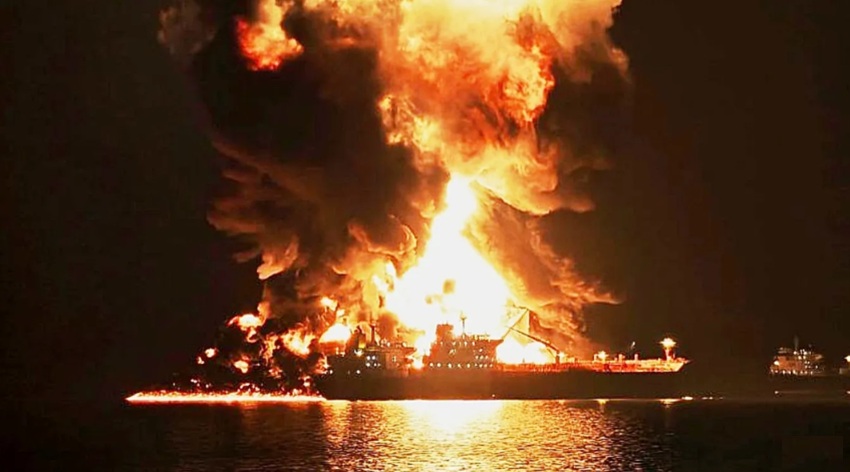 Ormuz: los marinos mercantes quedan en primera línea de una crisis que ya suma 24 muertos<br><span style='font-size:18px;line-height:18px;font-weight:400'>La sucesión de ataques contra buques comerciales vuelve a colocar a las tripulaciones en el centro de la crisis marítima. La OMI registra 85 incidentes confirmados en Oriente Medio mientras crece el reclamo internacional para proteger a quienes navegan en zonas de conflicto.</span>