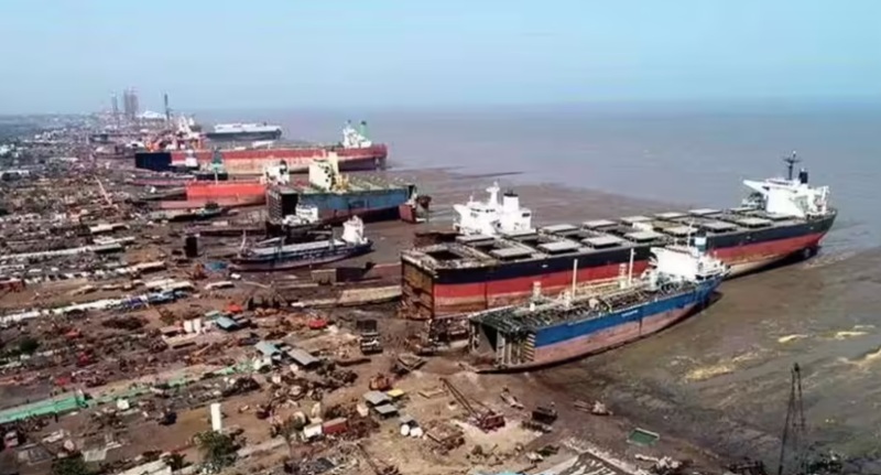 Europa empieza a medir el reciclaje naval por desempeño y no por geografía<br><span style='font-size:18px;line-height:18px;font-weight:400'>La propuesta para incorporar por primera vez instalaciones indias a la lista europea de reciclaje de buques sugiere un cambio de enfoque regulatorio con implicancias para toda la industria marítima.</span>