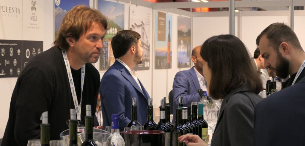 ProMendoza convoca a bodegas para la WBWE 2026 y un Road Show en Europa<br><span style='font-size:18px;line-height:18px;font-weight:400'>La iniciativa incluye la participación en la World Bulk Wine Exhibition de Ámsterdam y una gira comercial en República Checa para explorar nuevas oportunidades de negocio. Los cupos son limitados y las inscripciones permanecerán abiertas hasta el 25 de septiembre.</span>