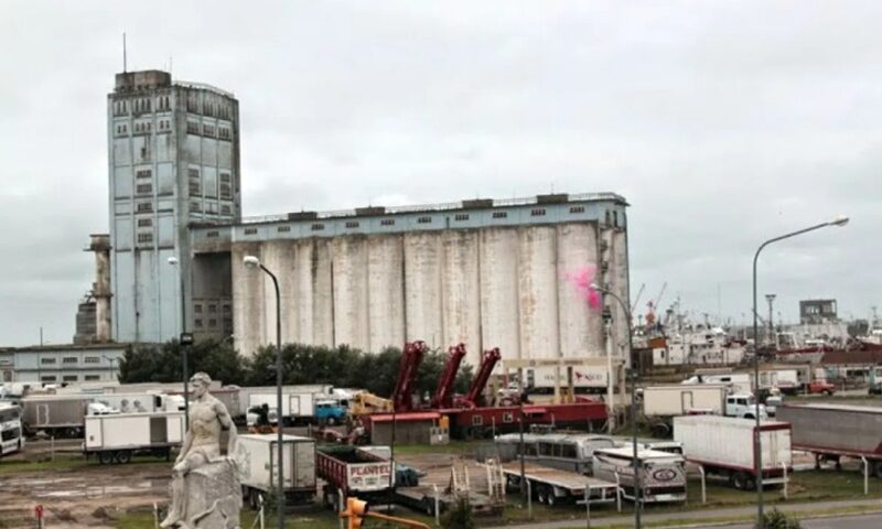 Mar del Plata licita una obra de $3.823 millones para recuperar un sector estratégico del puerto<br><span style='font-size:18px;line-height:18px;font-weight:400'>El Consorcio Portuario Regional Mar del Plata lanzó una licitación pública para demoler la histórica Galería de Granos del Espigón 3. La intervención busca mejorar las condiciones de seguridad, recuperar superficie operativa y abrir nuevas posibilidades para el desarrollo logístico de una de las áreas clave del complejo portuario.</span>
