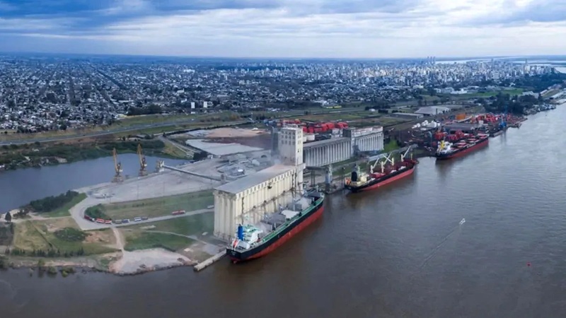 Reconversión portuaria: ciudades que vuelven a mirar sus ríos y mares<br><span style='font-size:18px;line-height:18px;font-weight:400'>De Asunción a la Argentina, proyectos millonarios transforman frentes portuarios en polos culturales, logísticos y productivos. La tendencia regional redefine la relación entre infraestructura industrial y vida urbana, abriendo un nuevo capítulo en la integración de ciudad y puerto.</span>