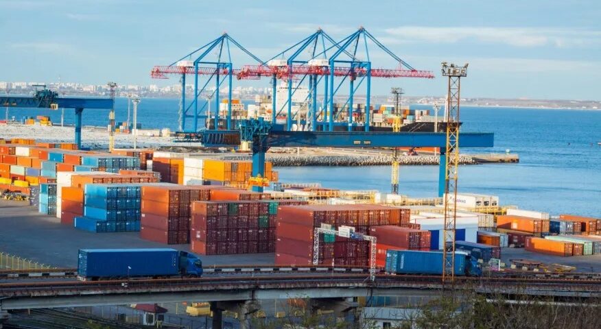 Reducir emisiones ya no es el desafío: ahora hay que hacerlo funcionar<br><span style='font-size:18px;line-height:18px;font-weight:400'>La descarbonización del transporte marítimo parece haber dejado atrás la etapa de los compromisos y los anuncios. El desafío comienza a desplazarse hacia una cuestión mucho más compleja: construir la infraestructura, garantizar el suministro de combustibles alternativos y desarrollar rutas capaces de operar de forma regular en una industria que sigue midiendo cada decisión en términos de costos, eficiencia y confiabilidad.</span>