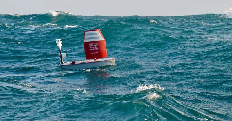 Un robot cruzó el Atlántico, pero la verdadera noticia está bajo el agua<br><span style='font-size:18px;line-height:18px;font-weight:400'>Una pequeña embarcación autónoma completó por primera vez el desafío Microtransat sin intervención humana. Más allá de la hazaña tecnológica, el logro anticipa nuevas capacidades para la vigilancia marítima, la protección de infraestructuras submarinas y la recopilación de datos oceánicos.</span>